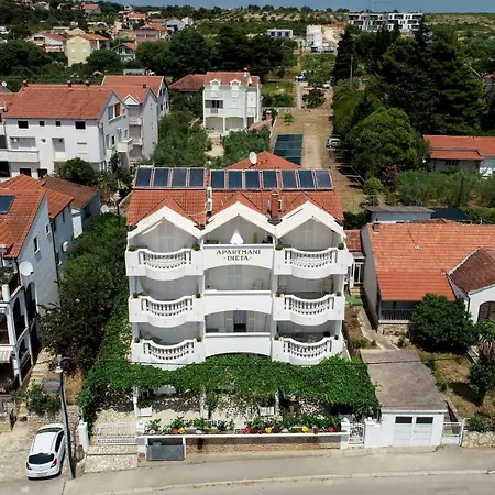 Ineta Apartmán *