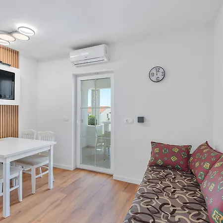 Ineta Apartmán