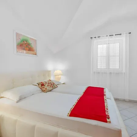 Ineta Apartmán