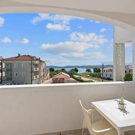 Ineta Apartmán