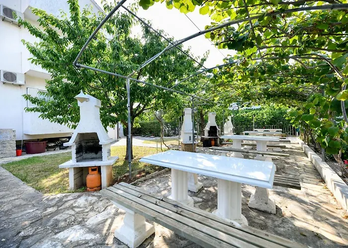 Daire Ineta Sveti Filip i Jakov