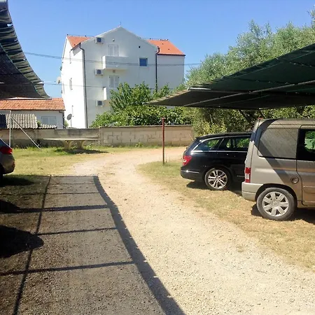 Ineta *