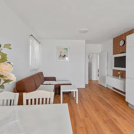 Ineta Apartman