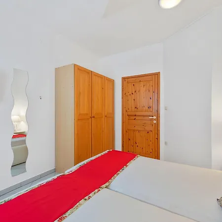 Ineta Apartment Sveti Filip i Jakov