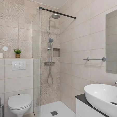 Apartament Ineta *