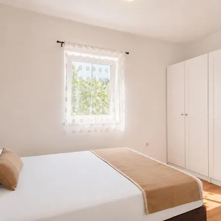 Ineta Apartamento Sveti Filip i Jakov