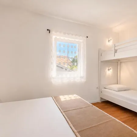 Apartamento Ineta Sveti Filip i Jakov