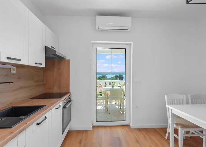 Ineta Sveti Filip i Jakov