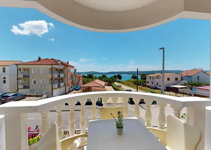 Apartament Ineta Sveti Filip i Jakov