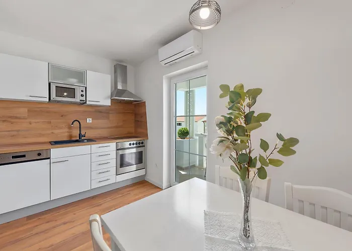 Ineta Sveti Filip i Jakov