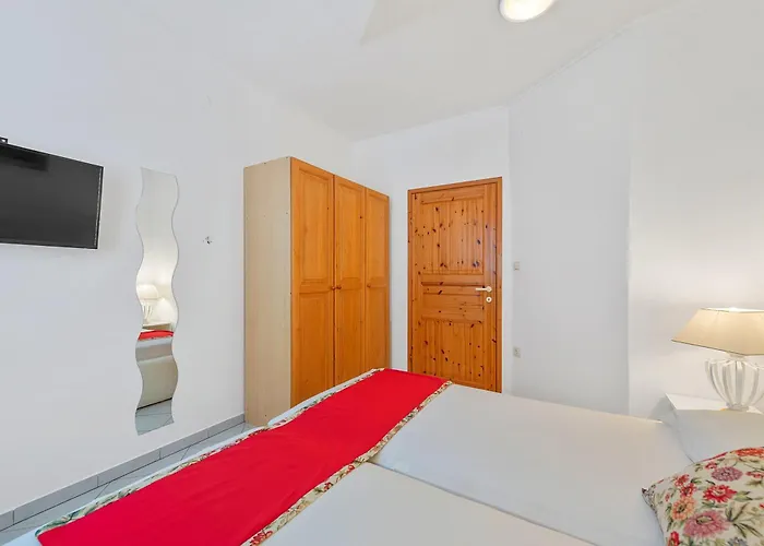 Ineta Appartamento Sveti Filip i Jakov